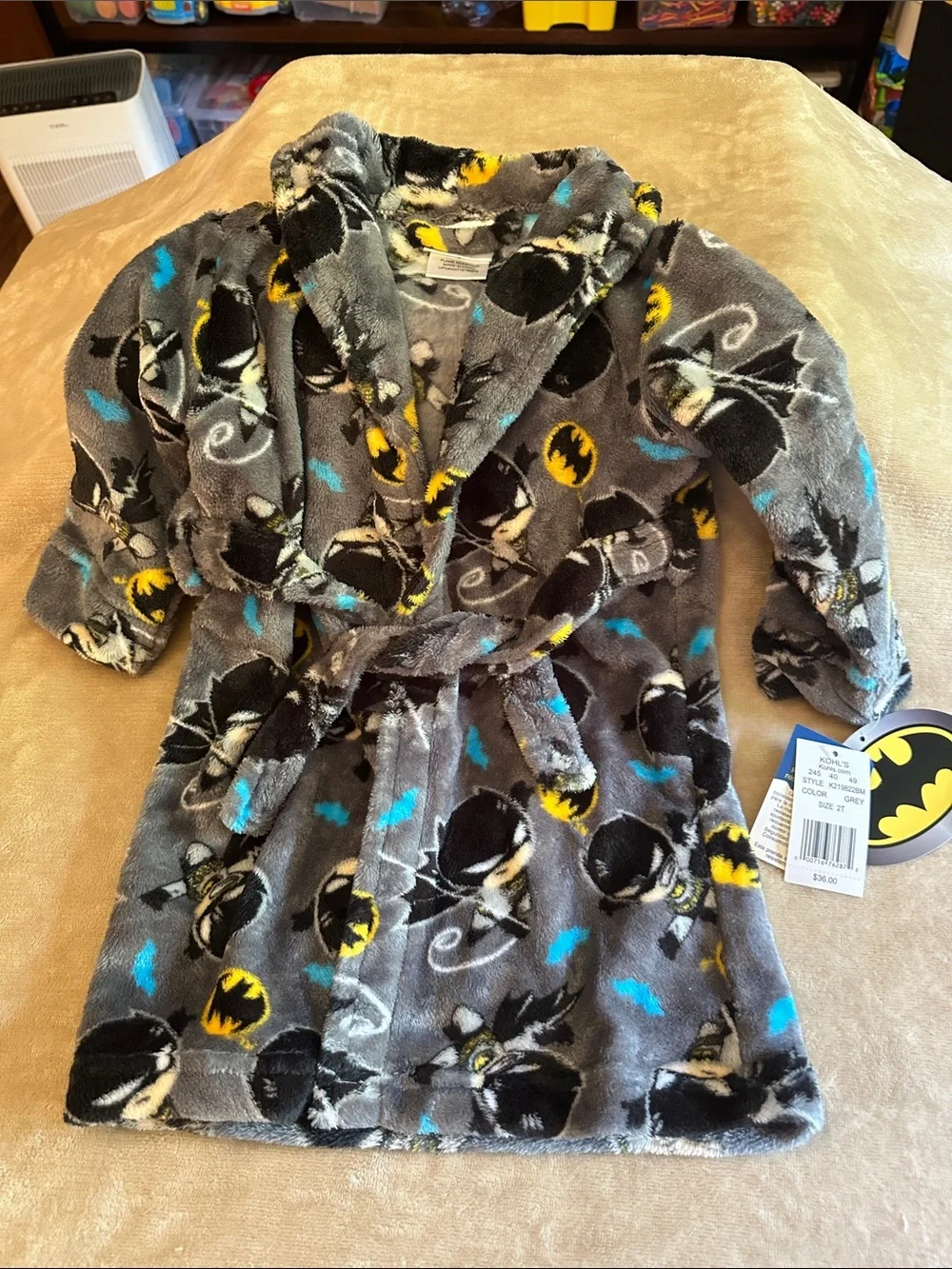 Kohl's Kids Batman Plush Robe in Gray, Black, Yellow & Blue